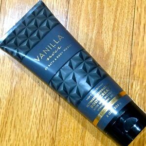 NWT Bath & Body Works Vanilla Noir Ultimate Hydration Body Cre…